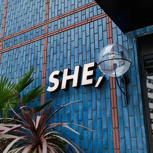 She, 3*, Osaka Japan